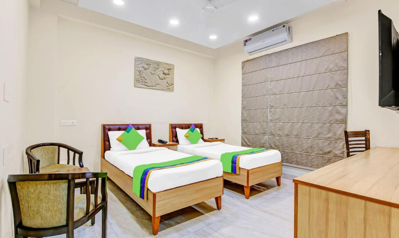 Treebo Sai Village Gold Souk - Sec 43 Gurgaon Zewnętrze zdjęcie