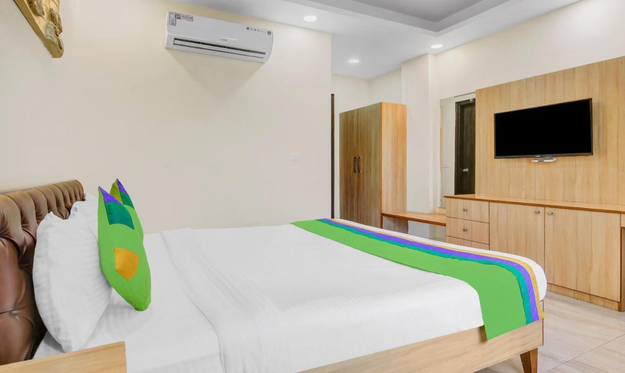 Treebo Sai Village Gold Souk - Sec 43 Gurgaon Zewnętrze zdjęcie