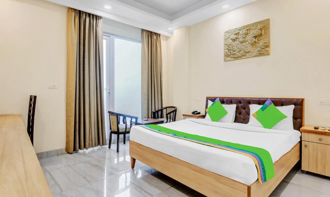 Treebo Sai Village Gold Souk - Sec 43 Gurgaon Zewnętrze zdjęcie