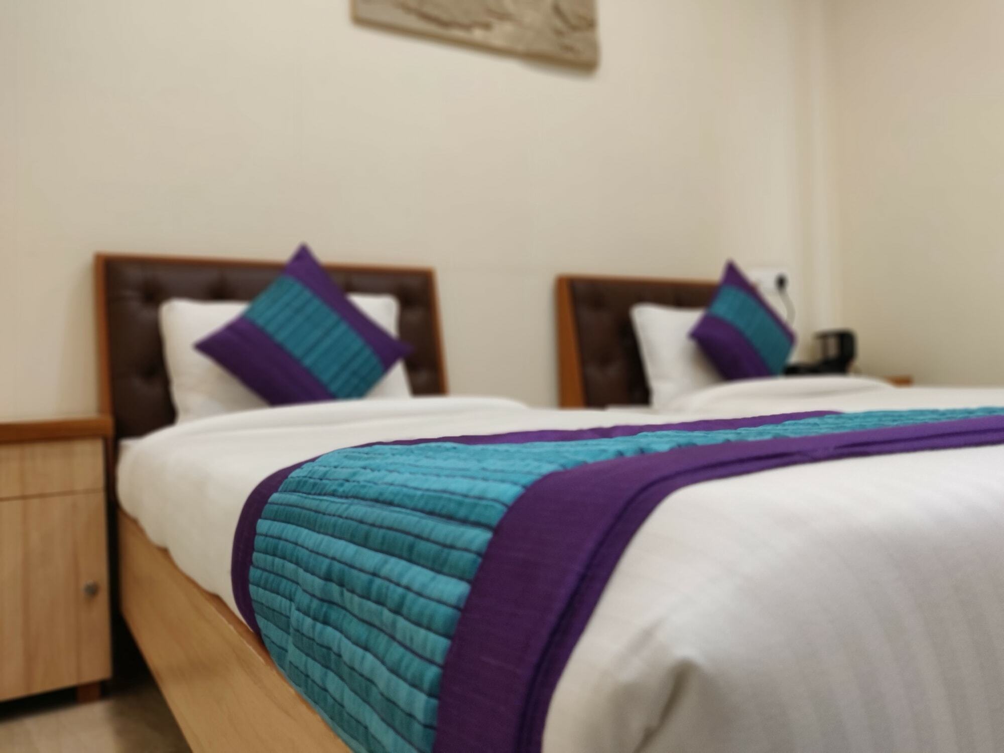 Treebo Sai Village Gold Souk - Sec 43 Gurgaon Zewnętrze zdjęcie